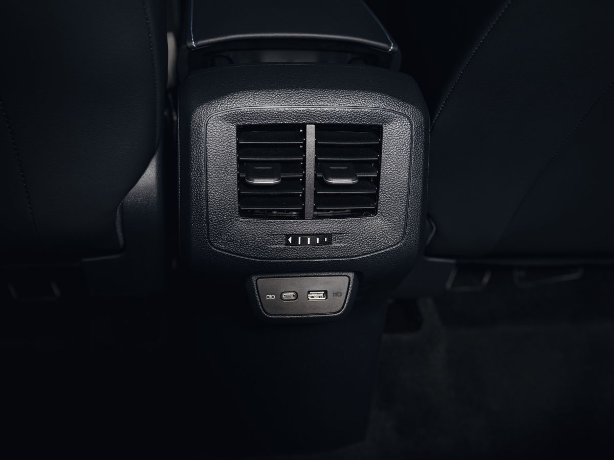 Volkswagen Tharu XR - фото 30