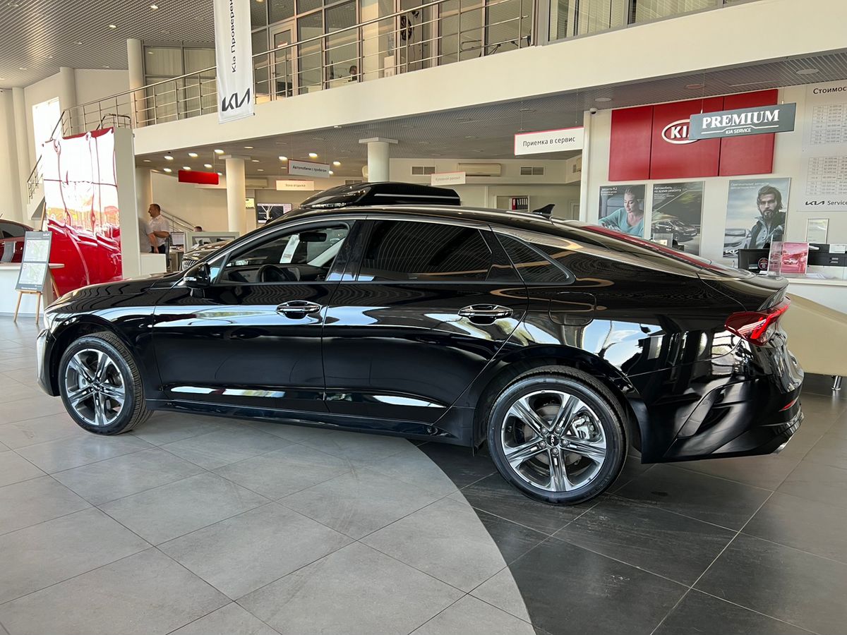 Kia K5 - фото 4