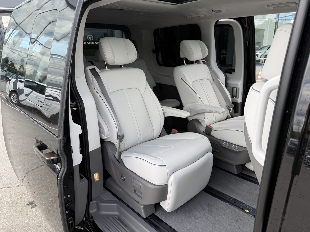 Hyundai Staria - фото 16