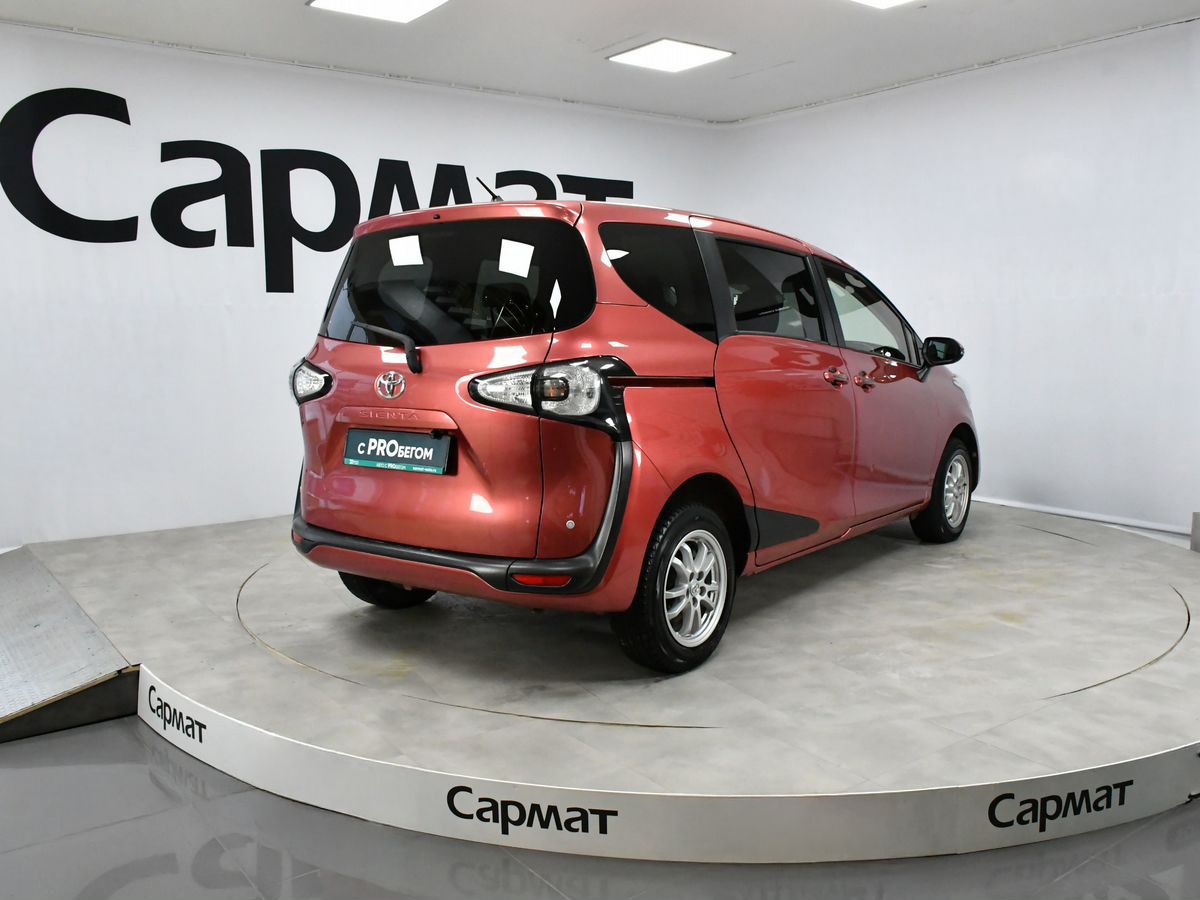Toyota Sienta