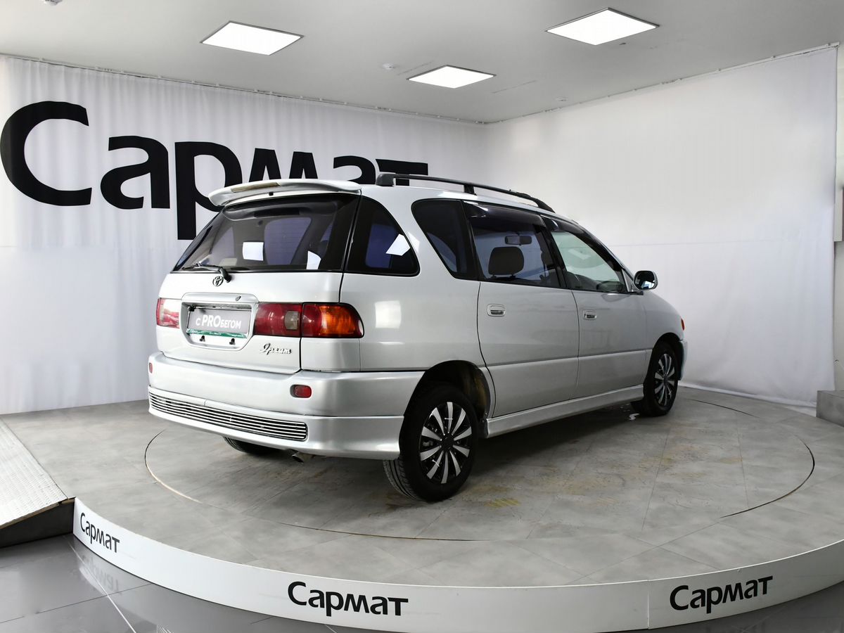 Toyota Ipsum