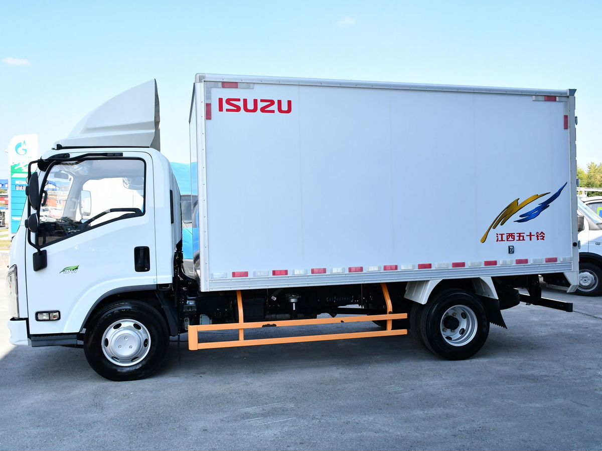 Isuzu Elf