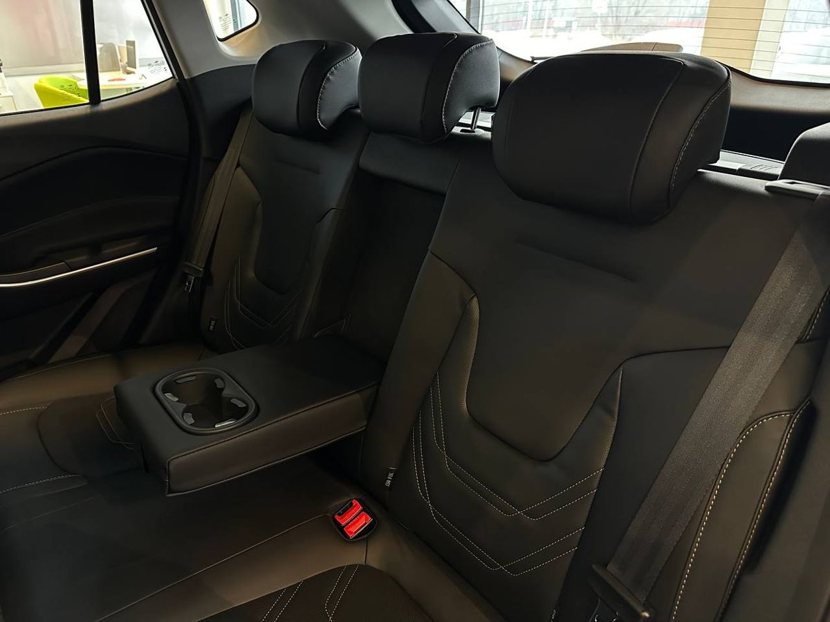 Москвич 3 2025 6