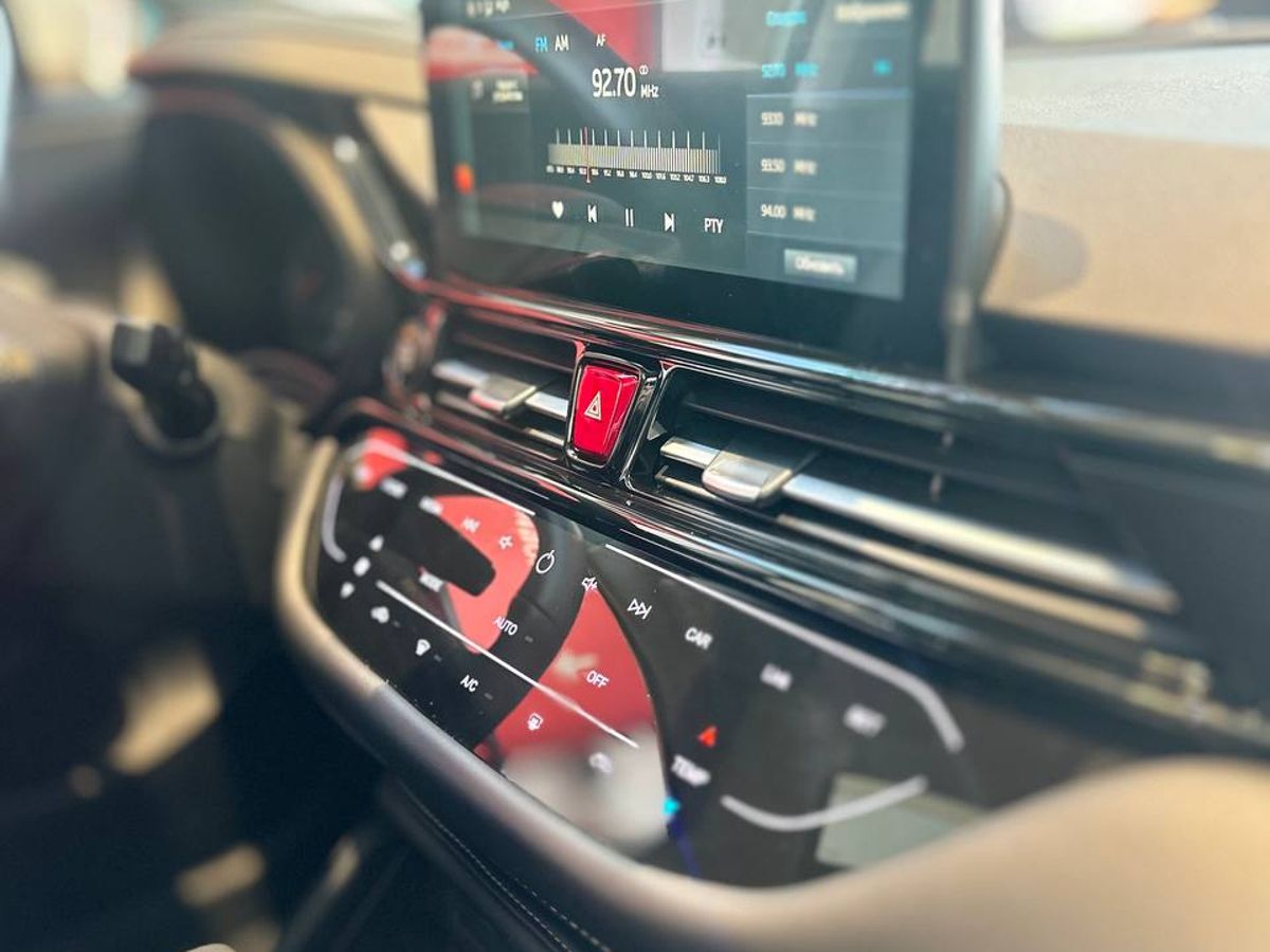 Москвич 3 2025 12