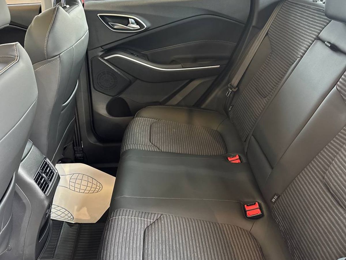 Москвич 3 2025 8