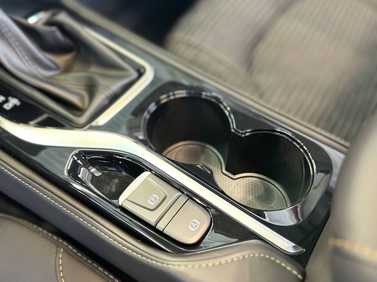 Москвич 3 2025 5