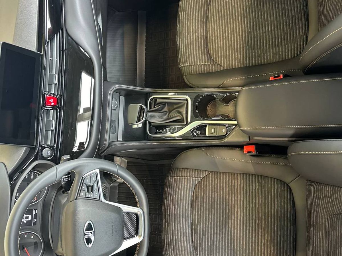 Москвич 3 2025 4