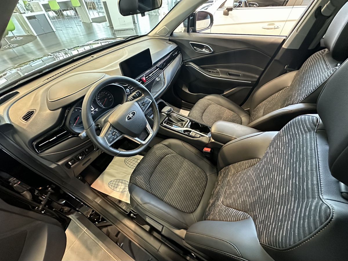 Москвич 3 2025 7