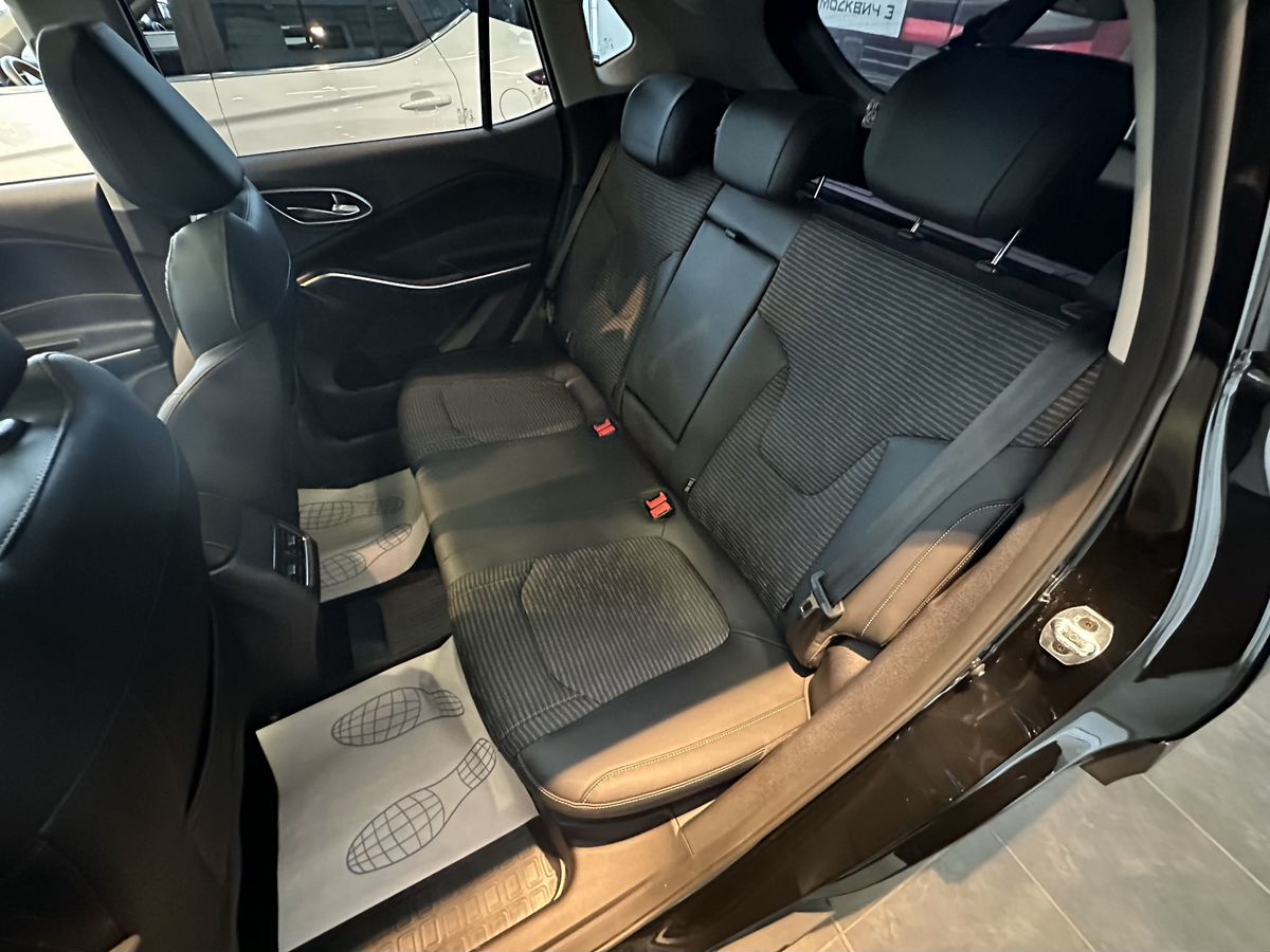 Москвич 3 2025 5