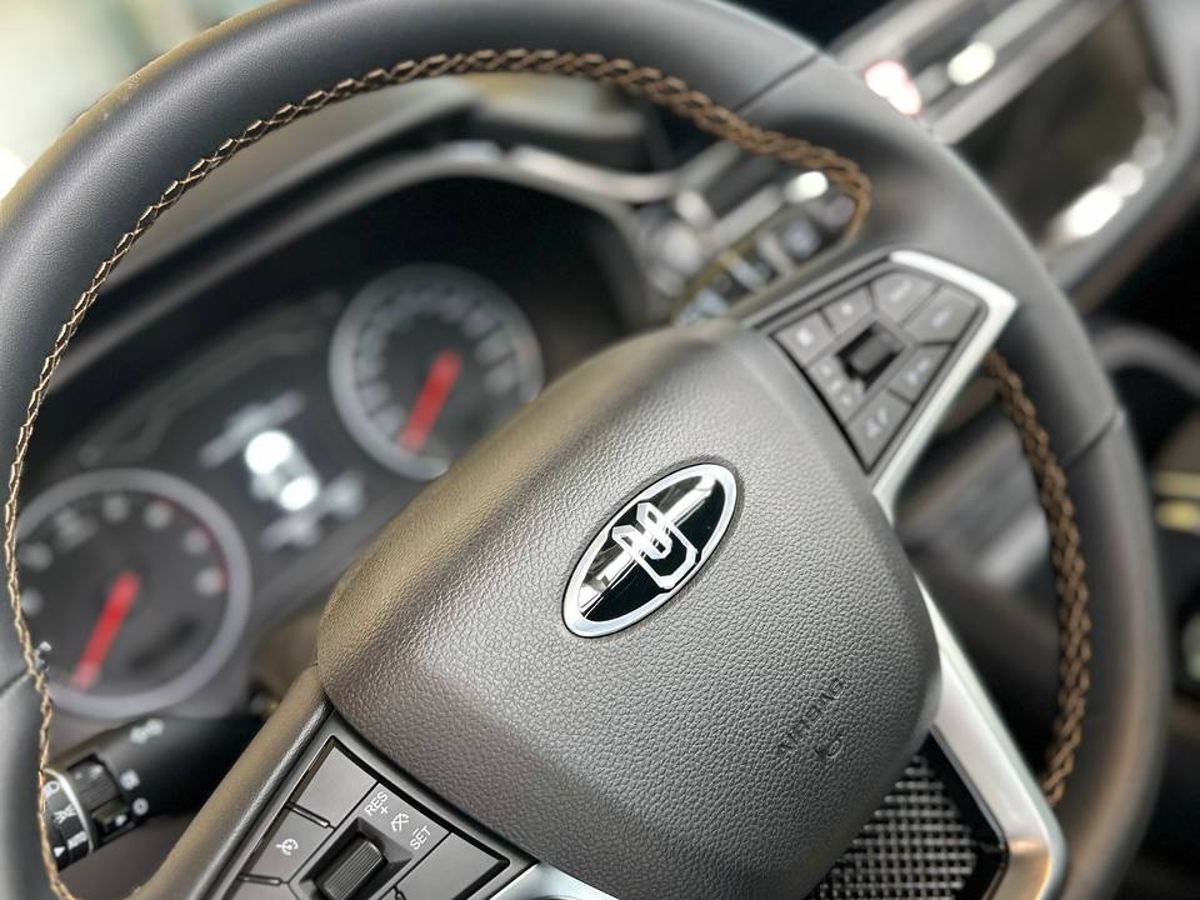 Москвич 3 2025 5