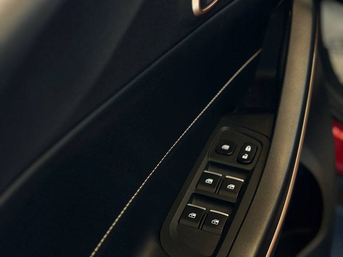 Москвич 3е 2023 9