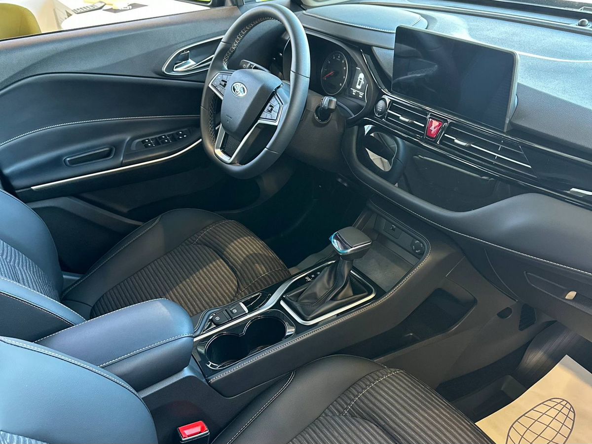 Москвич 3 2025 6