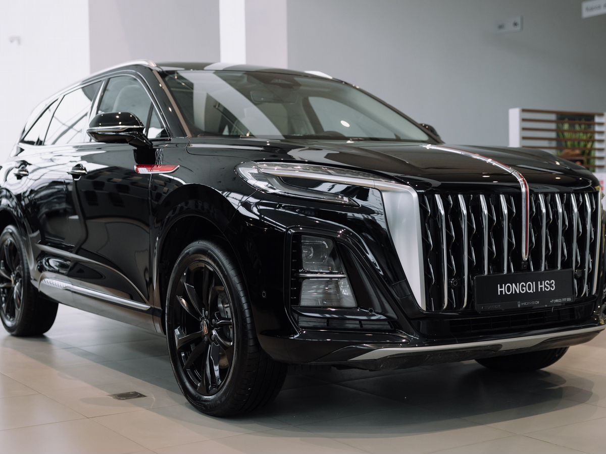 Hongqi HS3