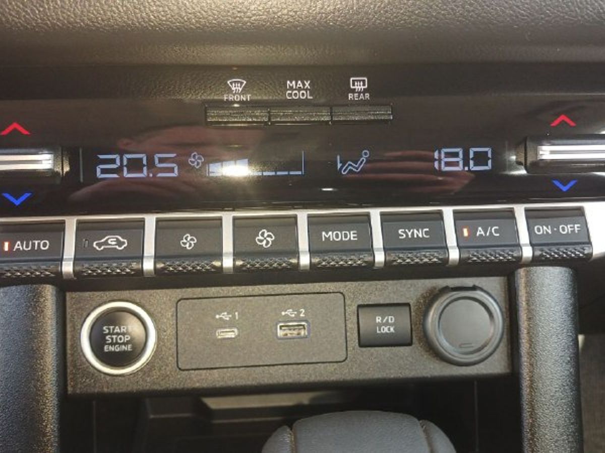 Mitsubishi L200 - фото 19