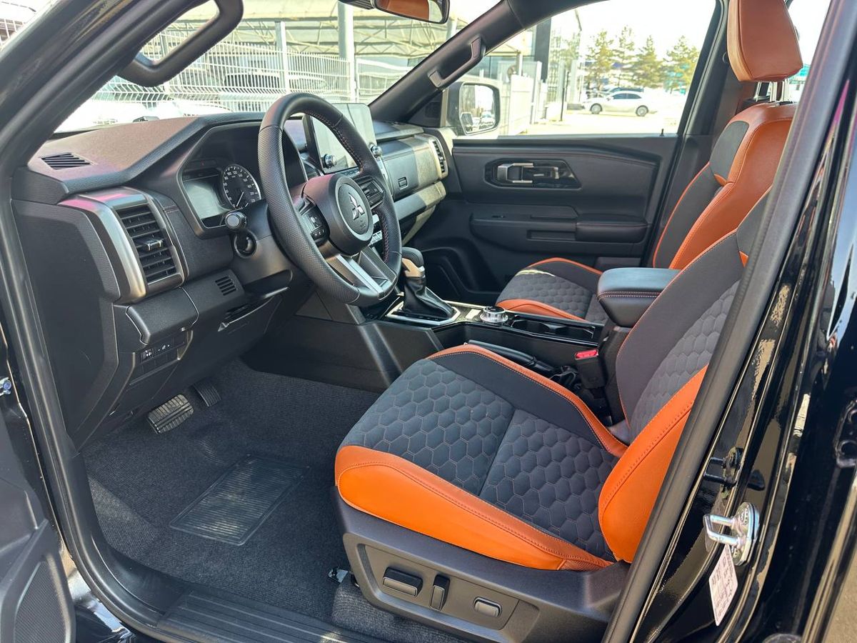 Mitsubishi L200 - фото 12