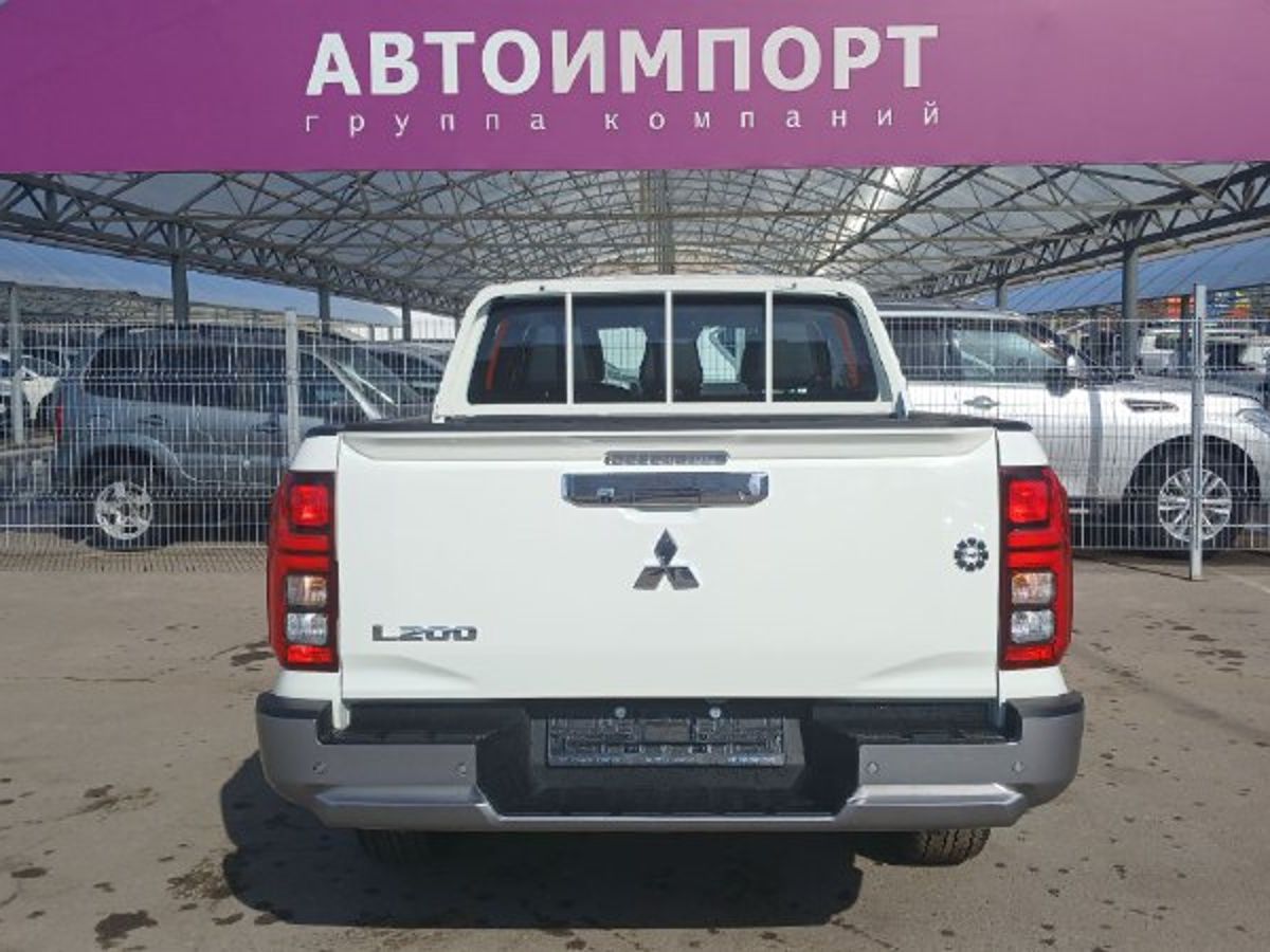 Mitsubishi L200 - фото 7