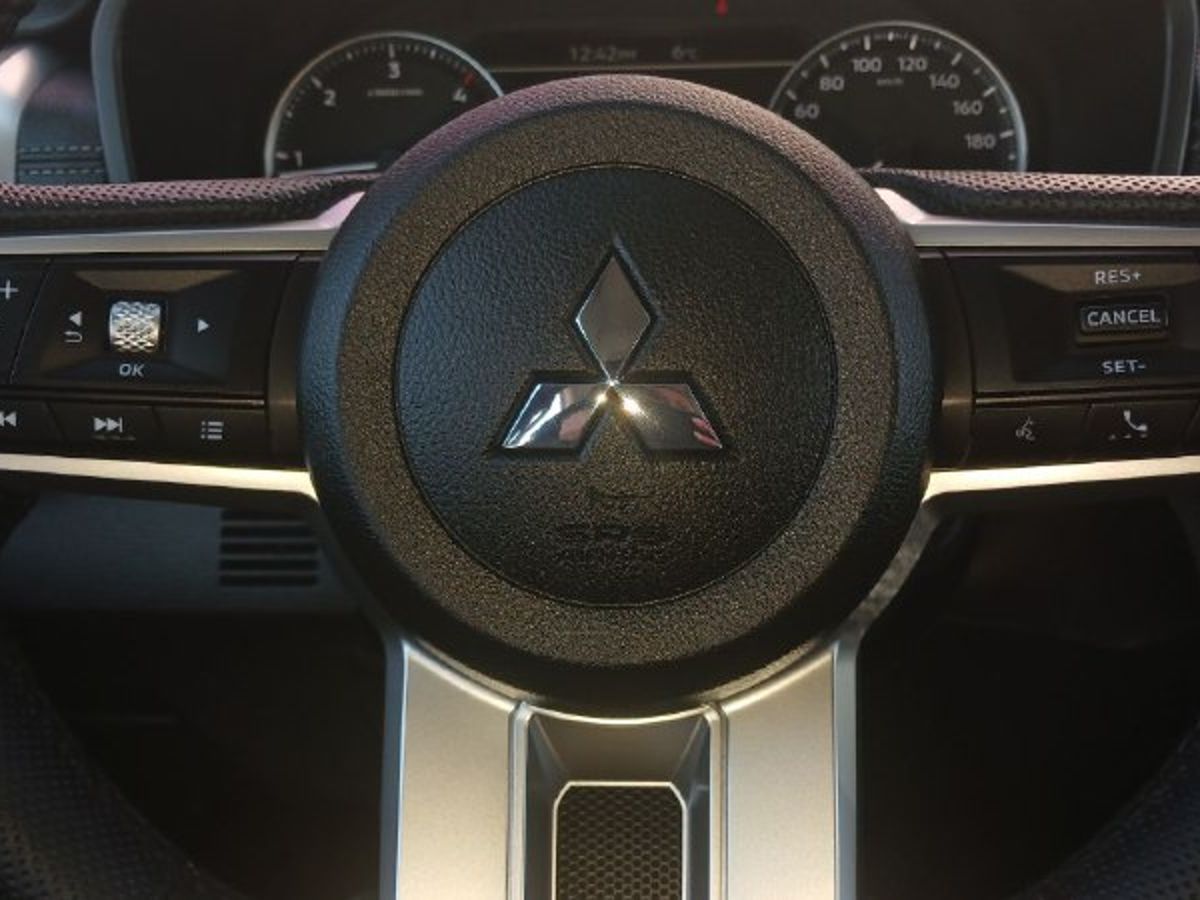 Mitsubishi L200 - фото 16