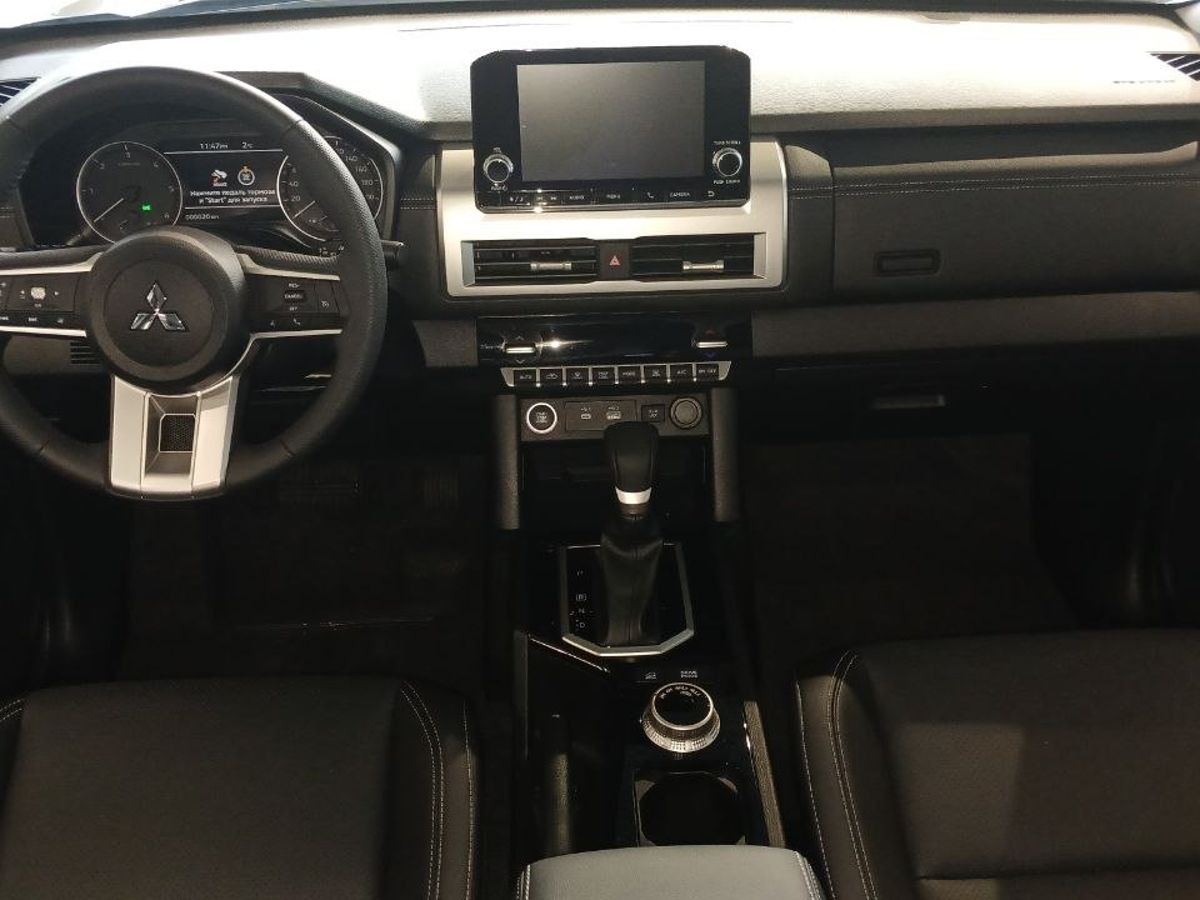 Mitsubishi L200 - фото 14