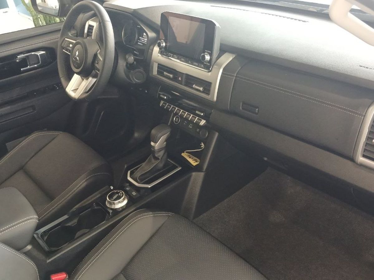Mitsubishi L200 - фото 19