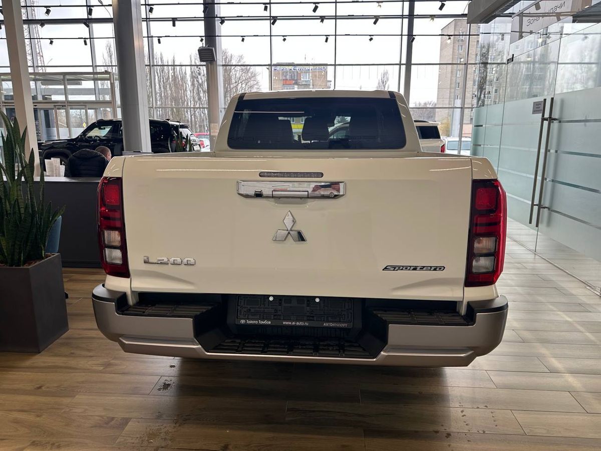 Mitsubishi L200 - фото 6