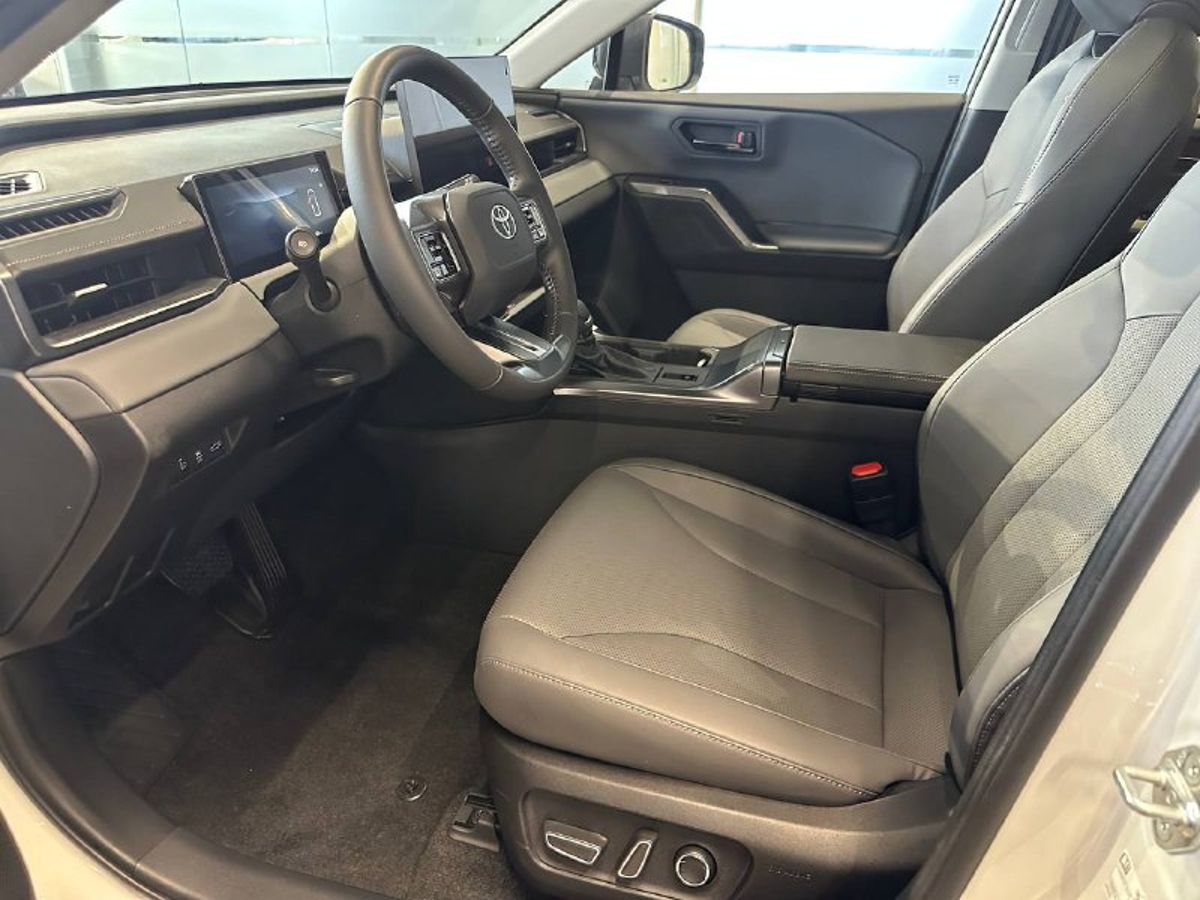 Toyota RAV4 - фото 10