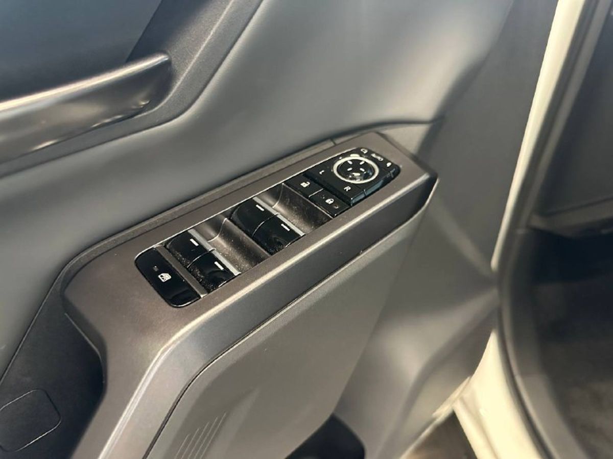 Toyota RAV4 - фото 9