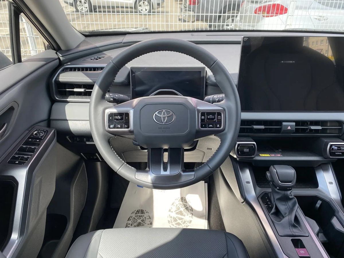 Toyota RAV4 - фото 12