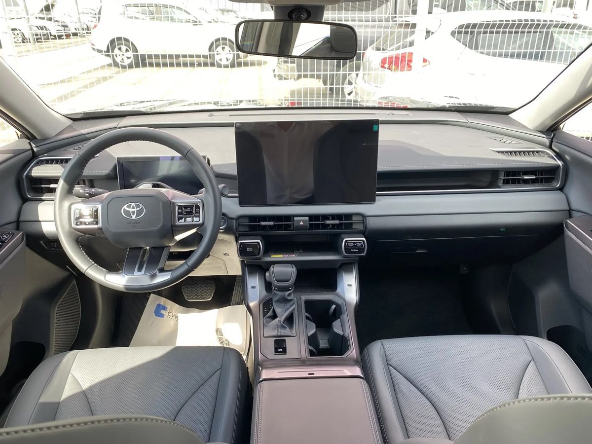 Toyota RAV4 - фото 11