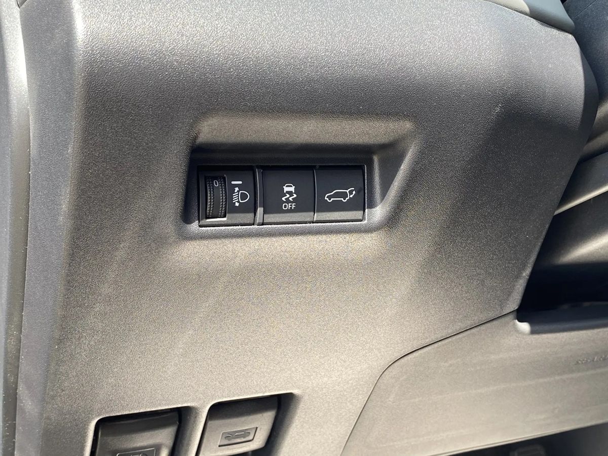 Toyota RAV4 - фото 19