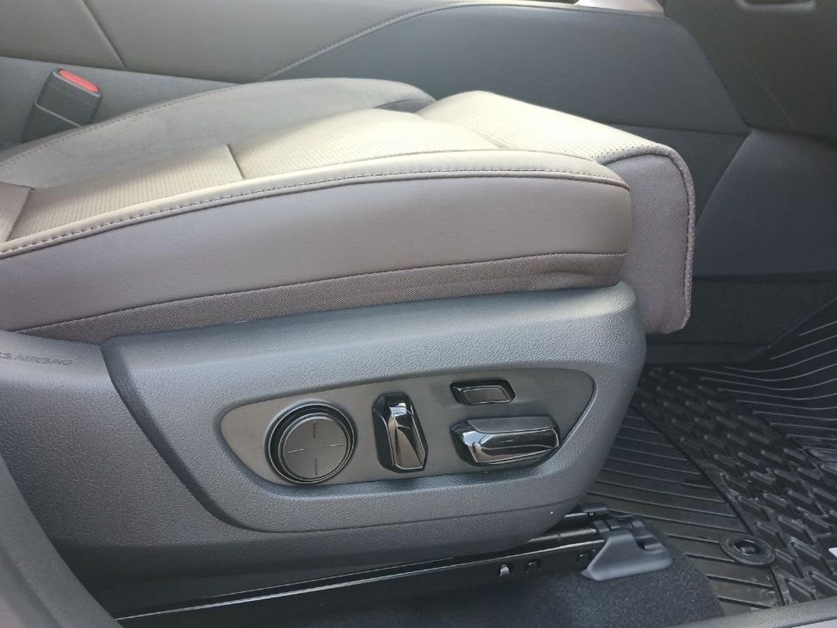 Lexus RX - фото 21