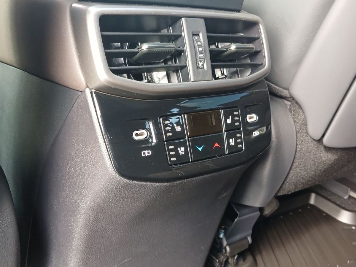Lexus RX - фото 24