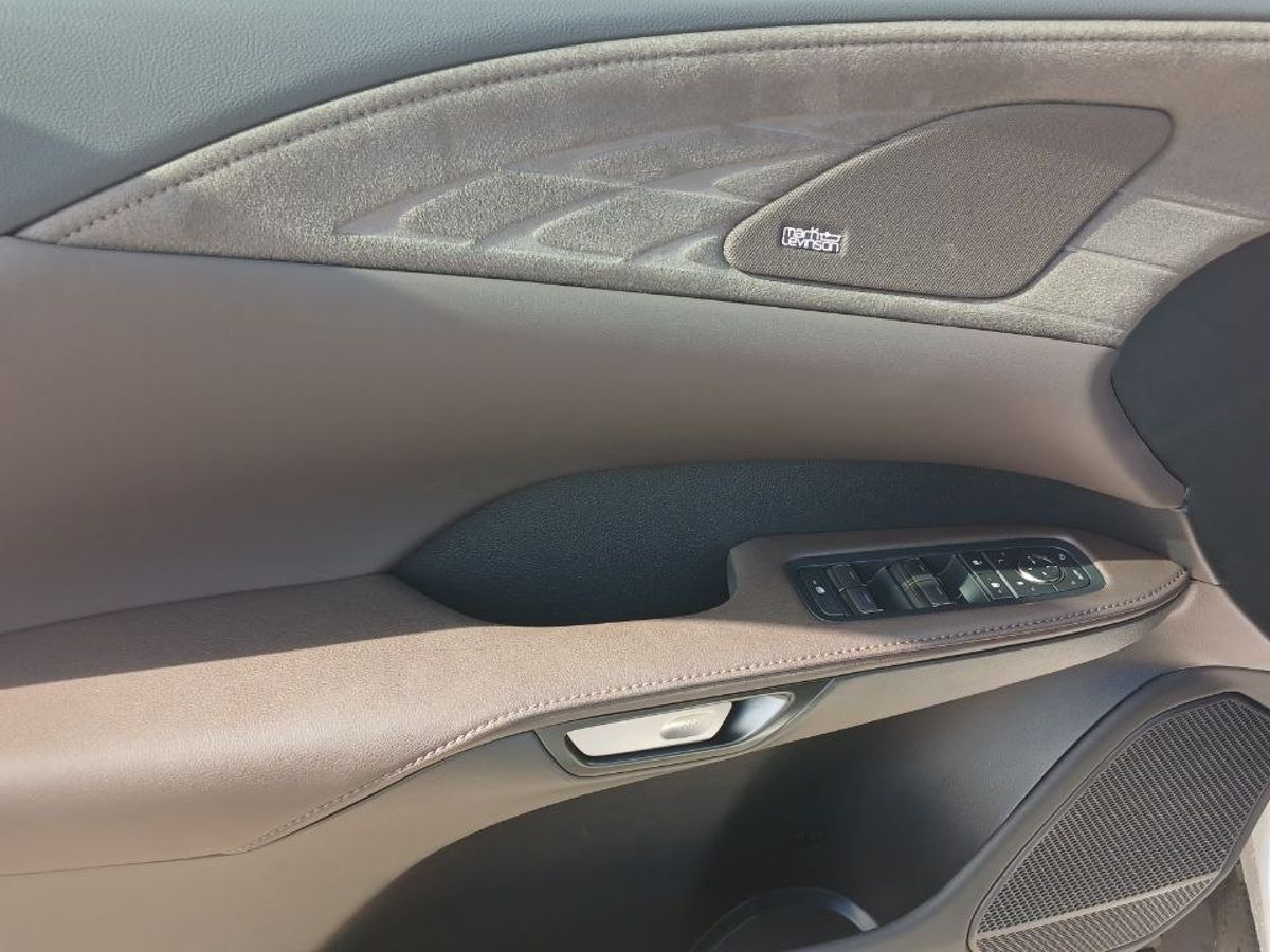 Lexus RX - фото 9