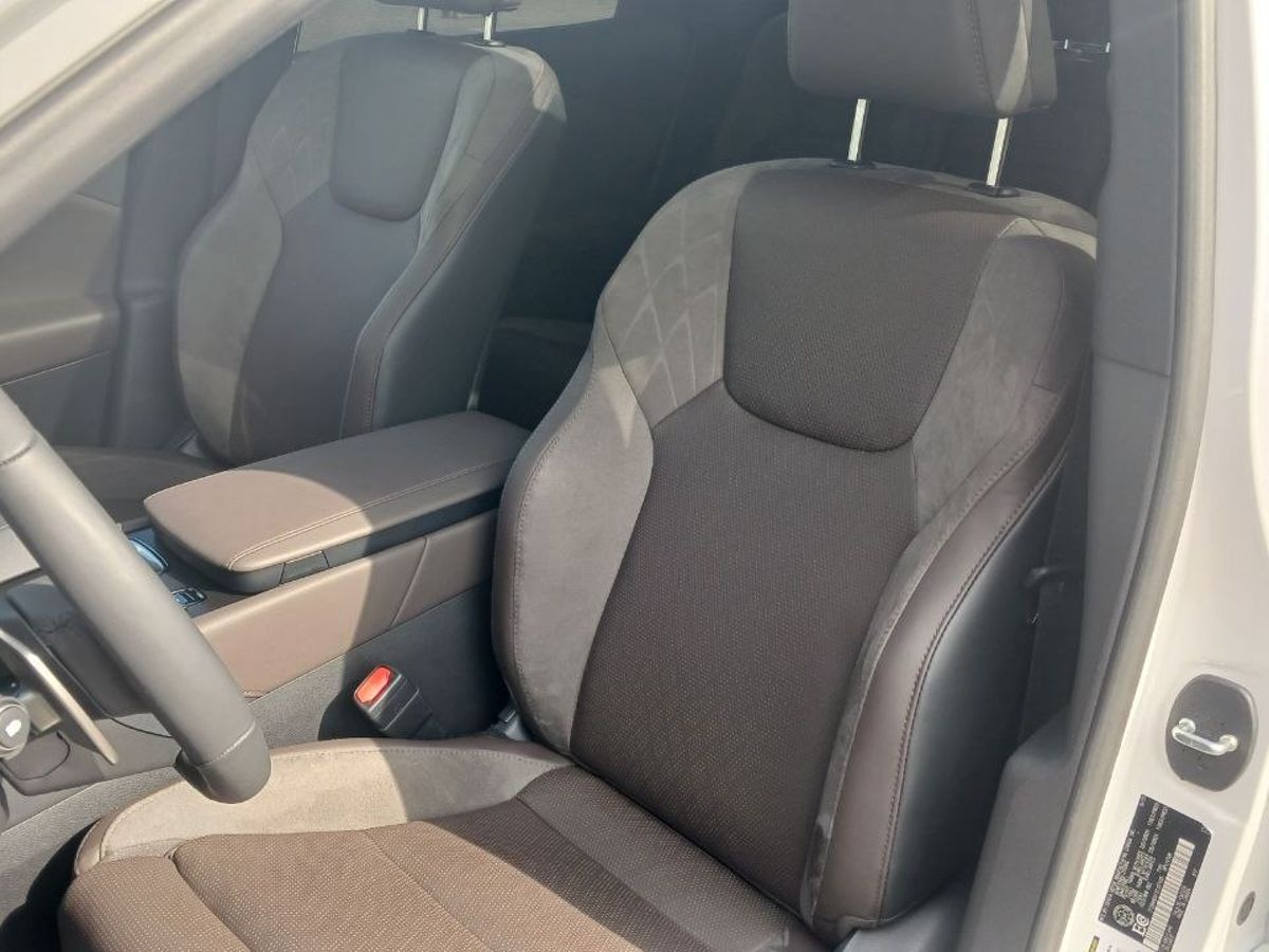 Lexus RX - фото 11