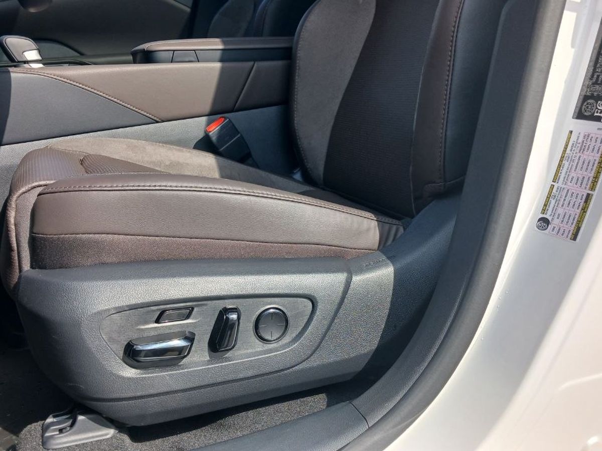 Lexus RX - фото 10