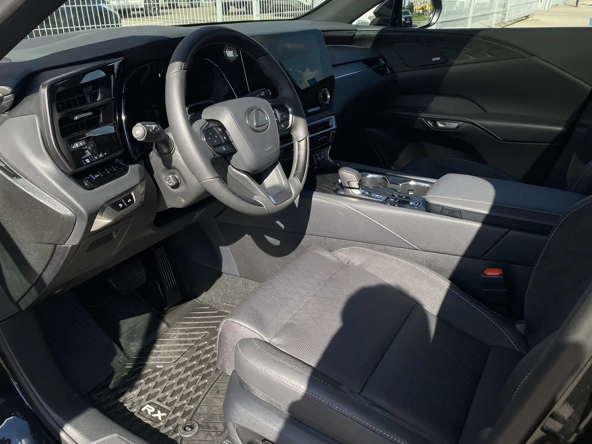 Lexus RX - фото 21