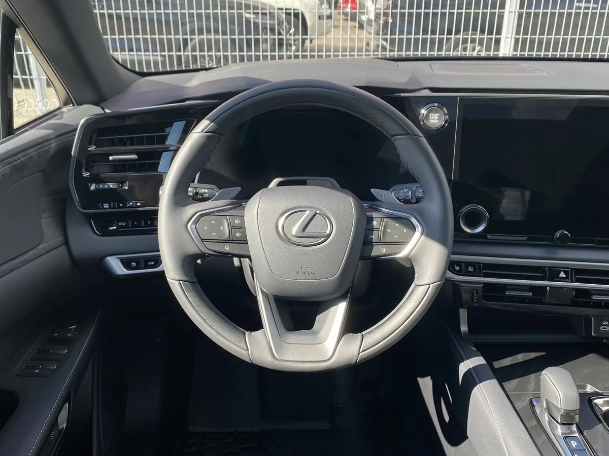Lexus RX - фото 31