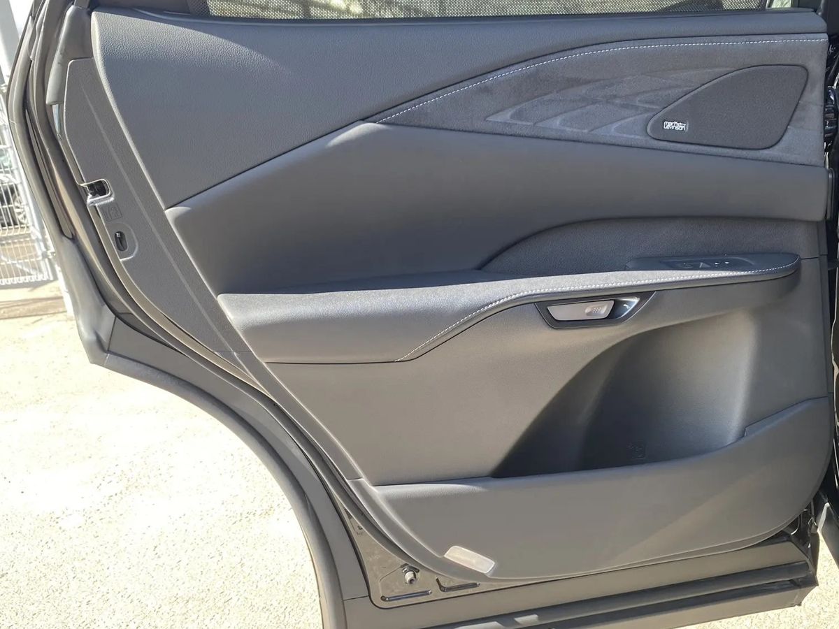 Lexus RX - фото 10