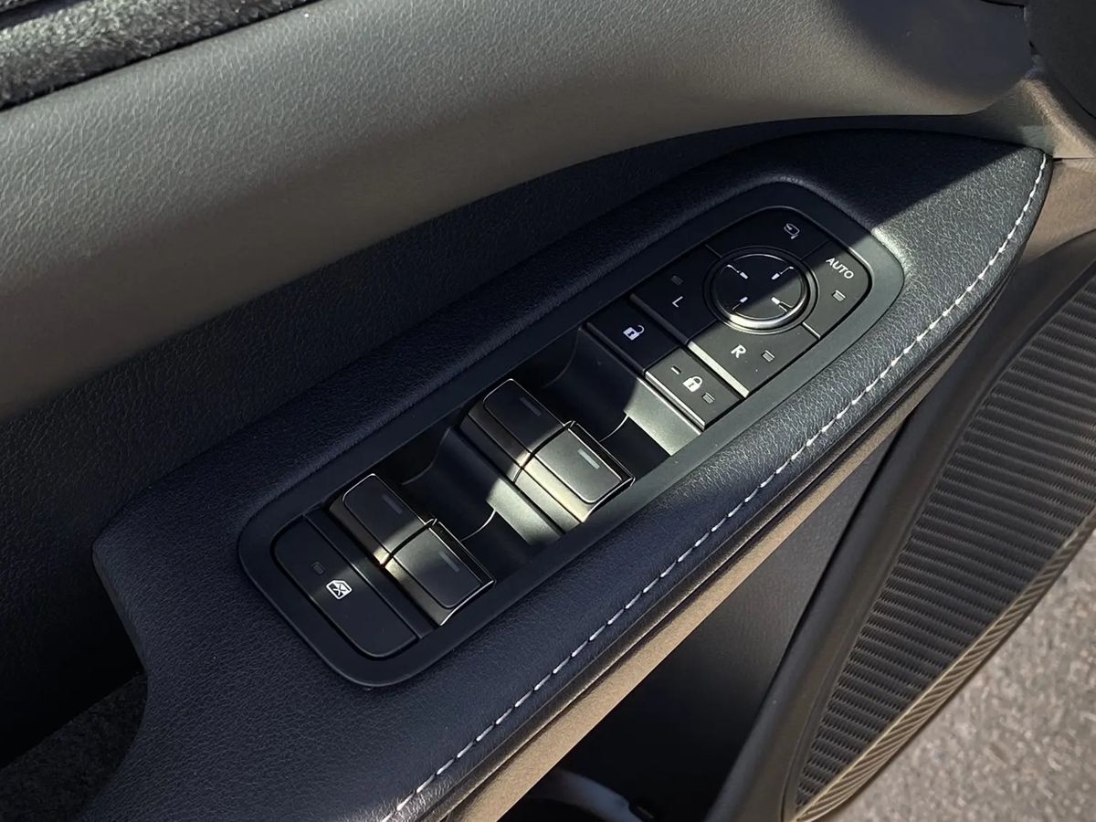 Lexus RX - фото 20