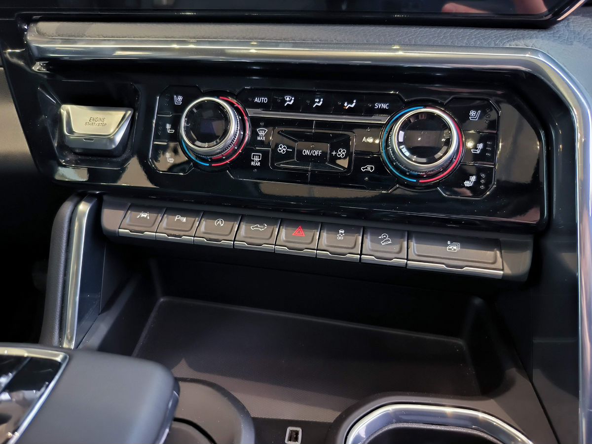 GMC Sierra - фото 24
