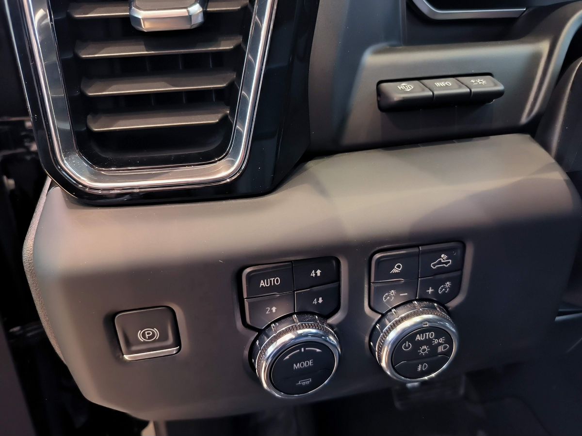 GMC Sierra - фото 20