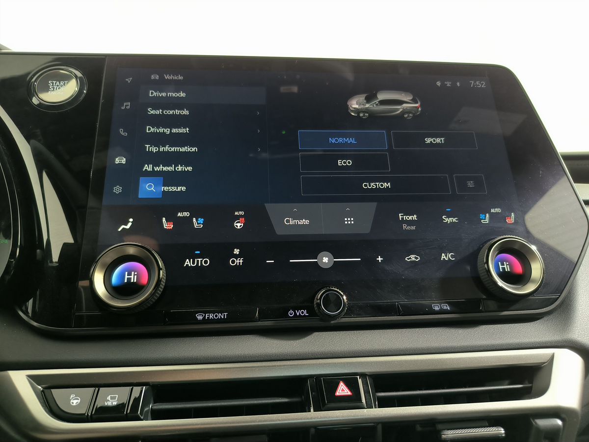 Lexus RX - фото 26