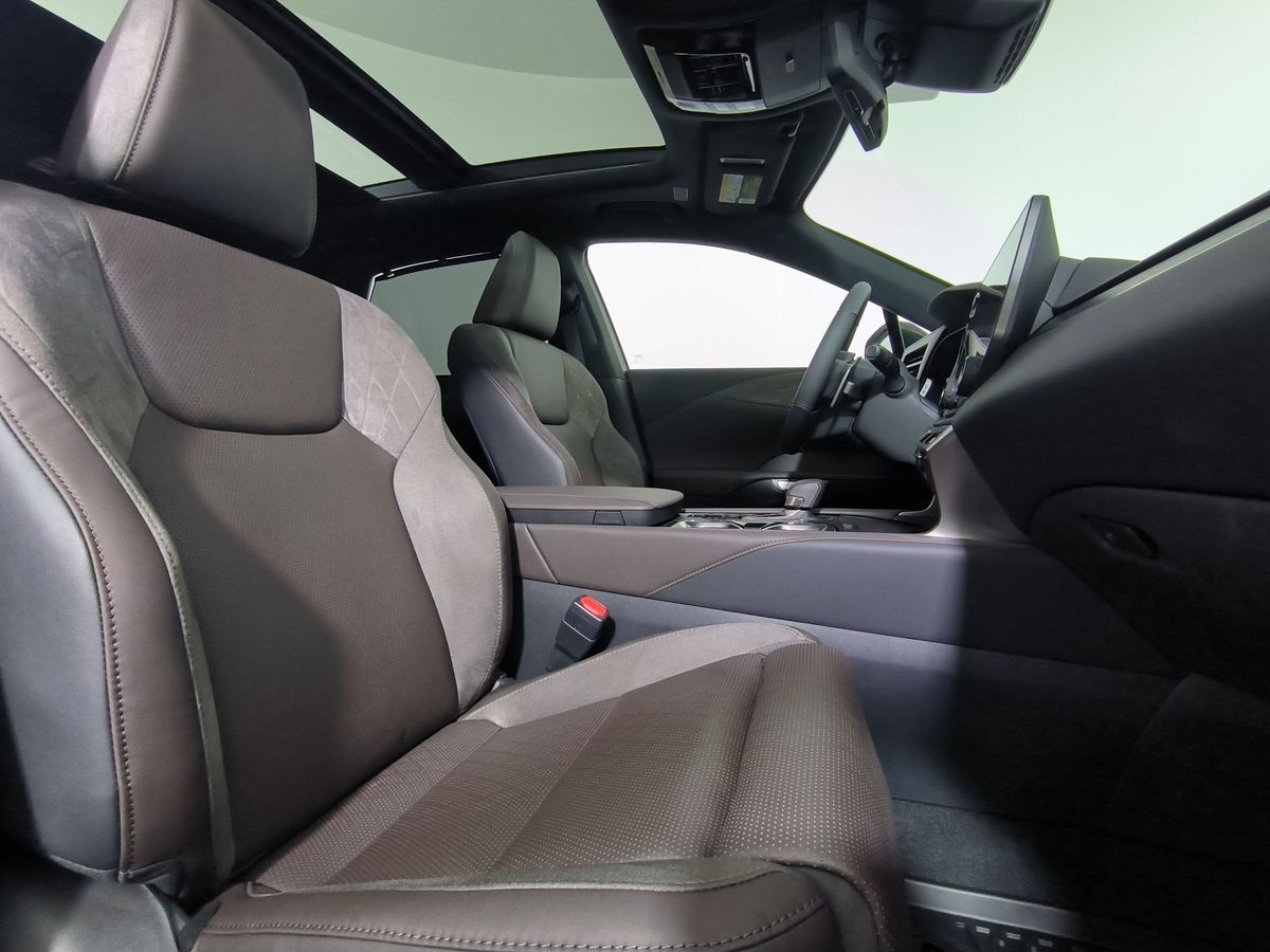 Lexus RX - фото 23