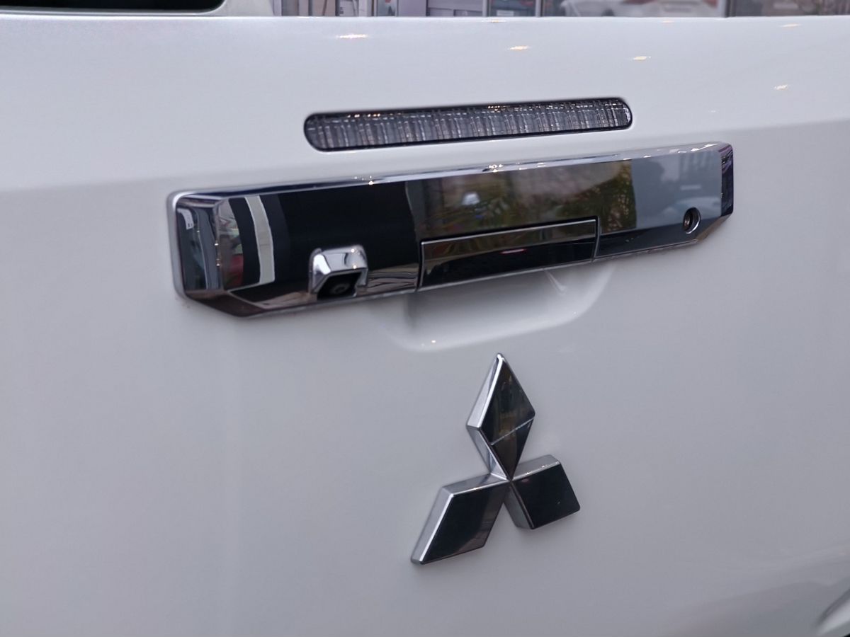 Mitsubishi L200 - фото 15