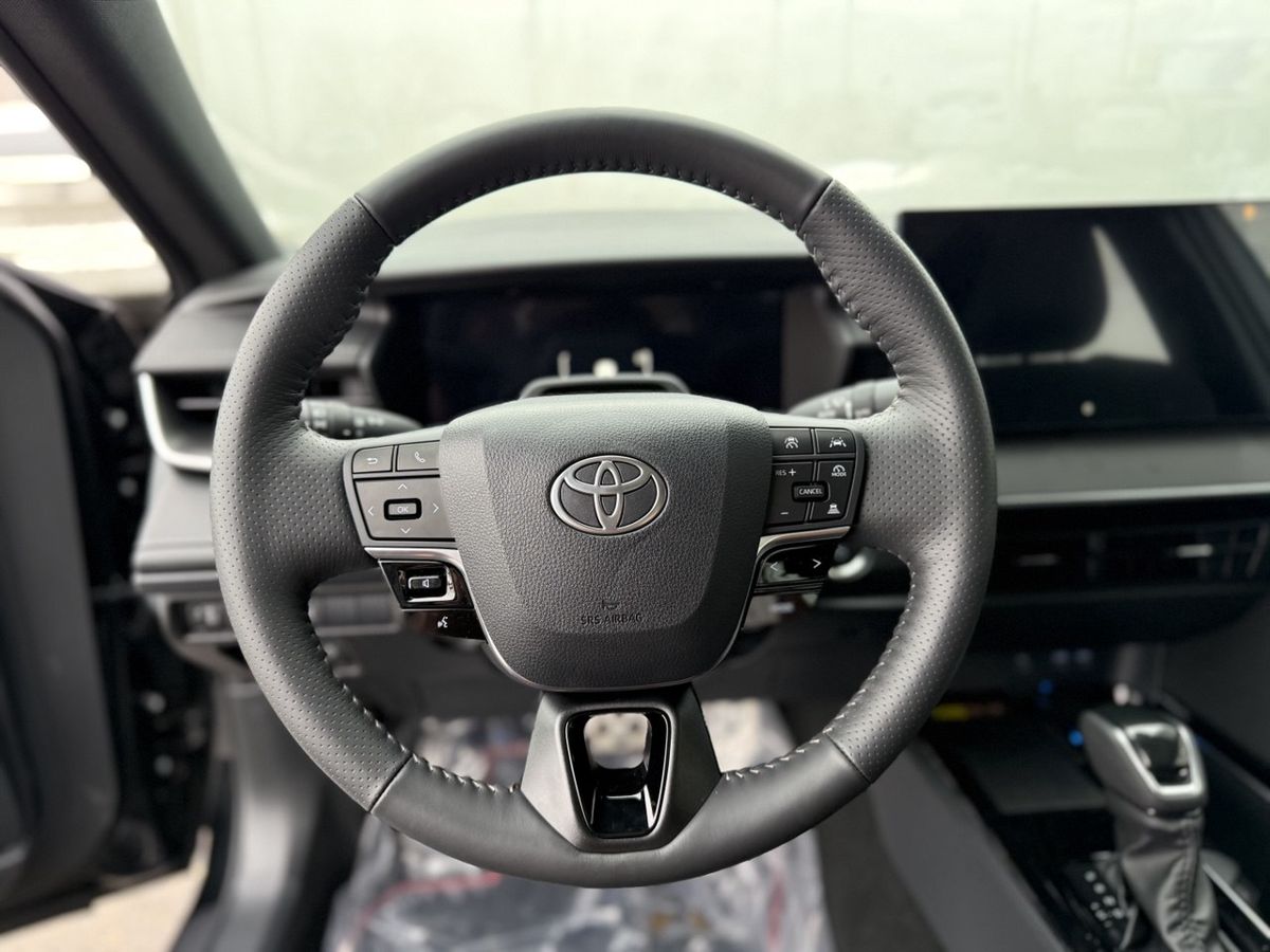 Toyota Camry - фото 5