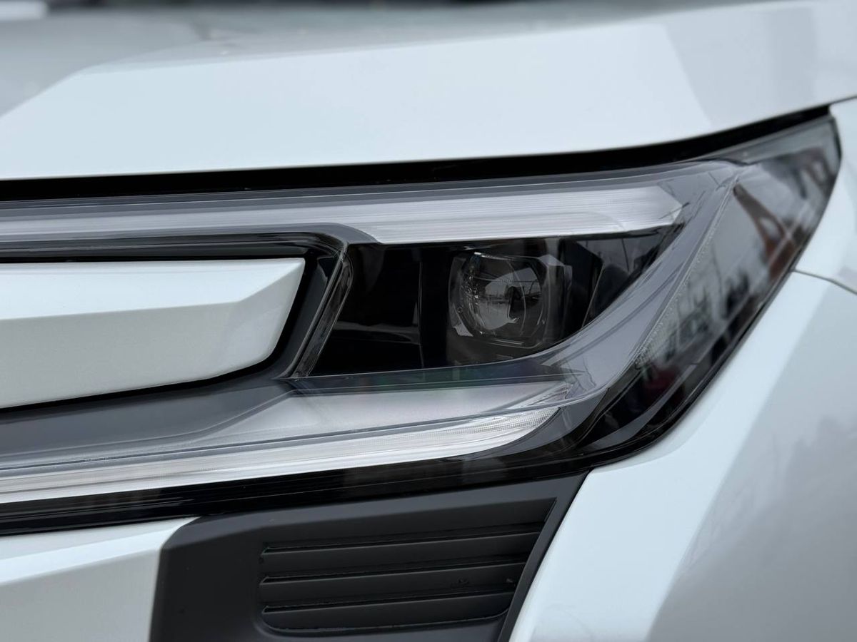 Toyota RAV4 - фото 8