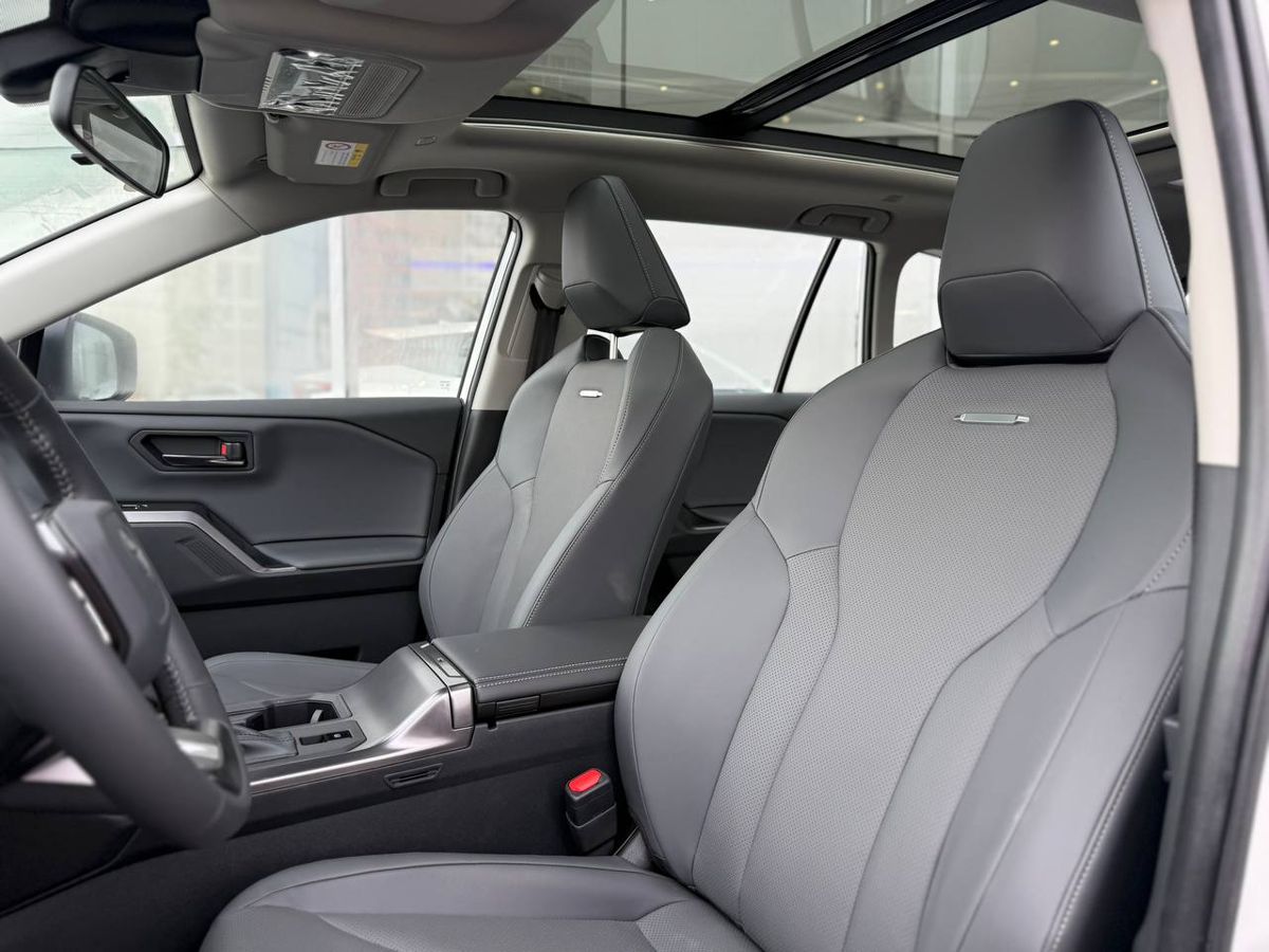 Toyota RAV4 - фото 16