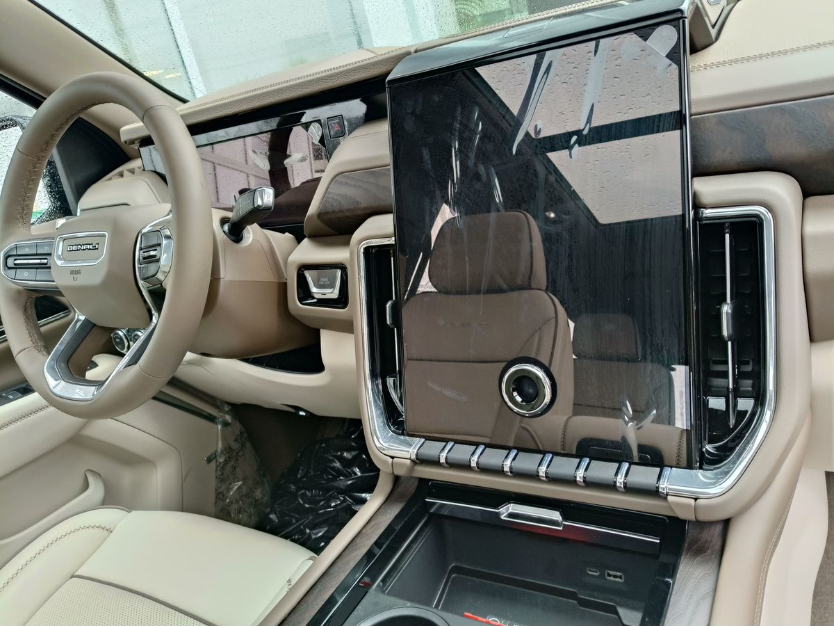 GMC Yukon - фото 21