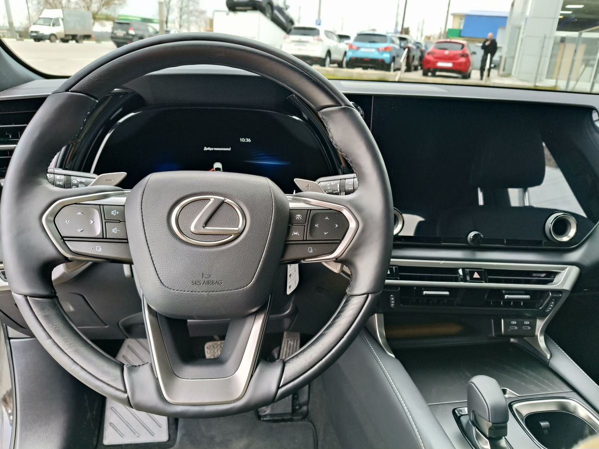 Lexus RX - фото 4