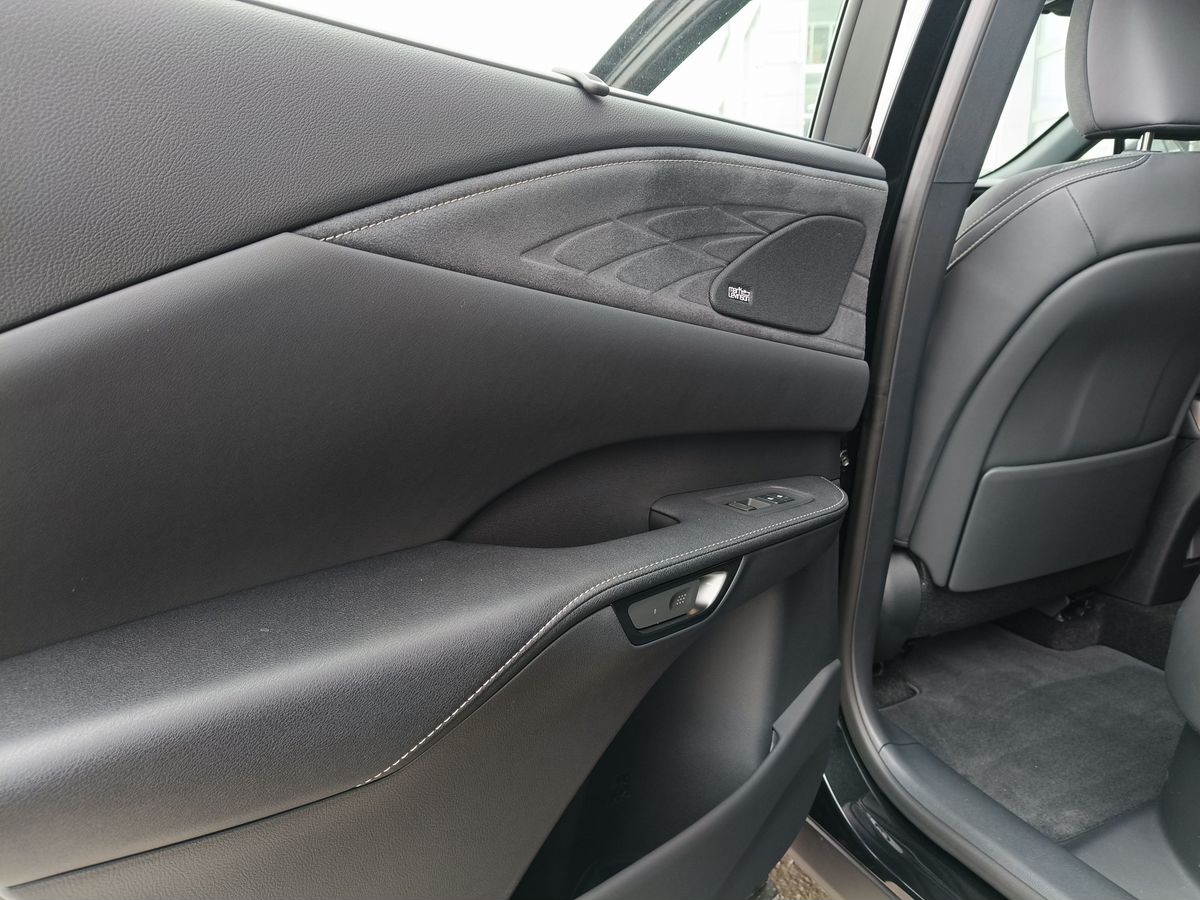 Lexus RX - фото 13