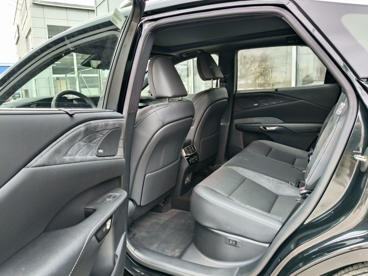 Lexus RX - фото 8